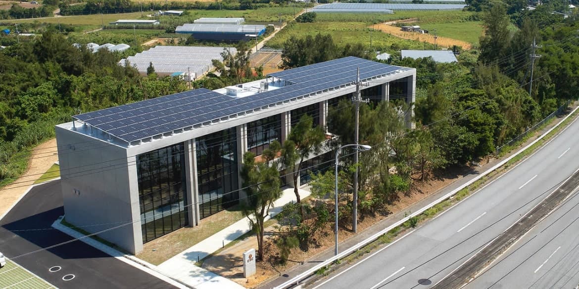 Solar installation at the ESC Okinawa Branch Office (Constructed 2019)
